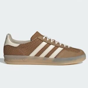 NWB Adidas Gazelle Classic Brown and White Sneakers